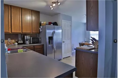 7637 Cayenne Lane, Austin, TX 78741 - Photo 9