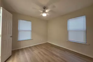 104 E Eggleston St, Manor, TX 78653 - Photo 13