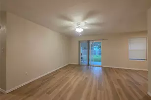 104 E Eggleston St, Manor, TX 78653 - Photo 5