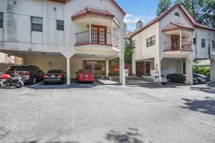 706 W 22nd St, Austin, TX 78705 - Photo 15