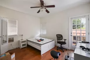 706 W 22nd St, Austin, TX 78705 - Photo 11