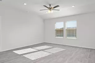 124 McNamara Ct, Jarrell, TX 76537 - Photo 11