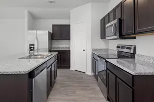 124 McNamara Ct, Jarrell, TX 76537 - Photo 5