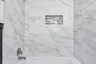 6406 Chimney Creek Cir, Austin, TX 78723 - Photo 11