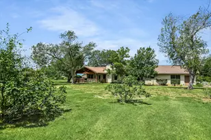 7 Brenda Ln, Round Rock, TX 78665 - Photo 17