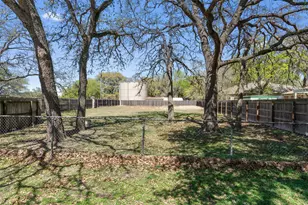 312 Country Club Dr, La Grange, TX 78945 - Photo 31