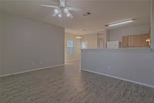 1102 E 3rd St, Georgetown, TX 78626 - Photo 9