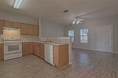 1102 E 3rd Street, Georgetown, TX 78626 - Photo 5