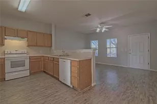 1102 E 3rd St, Georgetown, TX 78626 - Photo 5