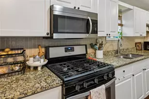 734 Neches St, Lockhart, TX 78644 - Photo 13
