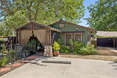 734 Neches Street, Lockhart, TX 78644 - Photo 3