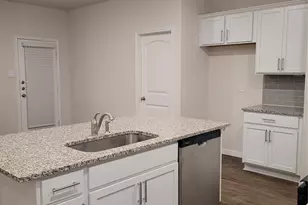 211 Callado Cir, San Marcos, TX 78666 - Photo 5