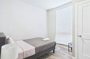 911 W 22nd St, Austin, TX 78705 - Photo 5