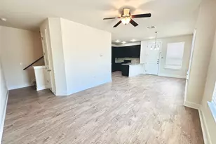 2216 Creekside Ln, Georgetown, TX 78626 - Photo 9