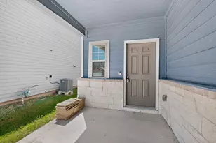 225 English Oak St, Georgetown, TX 78626 - Photo 3