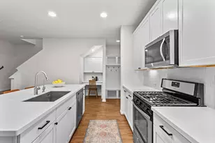 221 Diamond Point Dr, Dripping Springs, TX 78620 - Photo 9