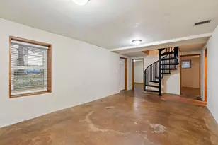 900 Olive St, Austin, TX 78702 - Photo 3