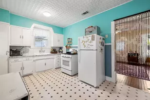 807 Cecelia St, Taylor, TX 76574 - Photo 9