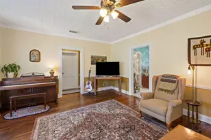 807 Cecelia St, Taylor, TX 76574 - Photo 7
