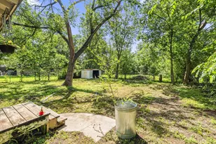 807 Cecelia St, Taylor, TX 76574 - Photo 19