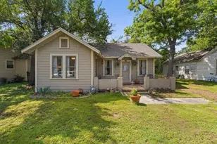 807 Cecelia St, Taylor, TX 76574 - Photo 1