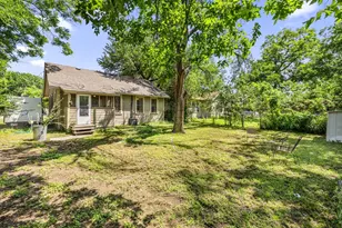 807 Cecelia St, Taylor, TX 76574 - Photo 21