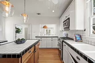 1016 E 43rd St, Austin, TX 78751 - Photo 15