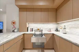 313 W 17th St, Austin, TX 78701 - Photo 13