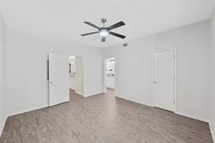 3839 Dry Creek Dr, Austin, TX 78731 - Photo 13
