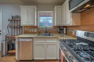 7208 Bennett Ave, Austin, TX 78752 - Photo 9