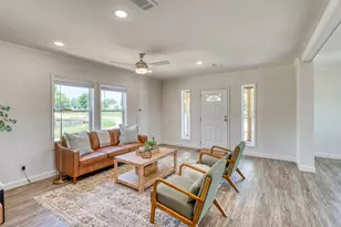 1200 E Green St, Llano, TX 78643 - Photo 7