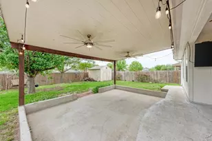 207 Kerley Dr, Hutto, TX 78634 - Photo 25