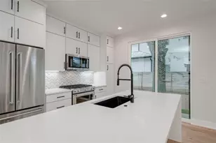 1406 E 2nd St, Austin, TX 78702 - Photo 7