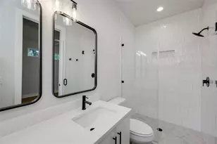 1406 E 2nd St, Austin, TX 78702 - Photo 5