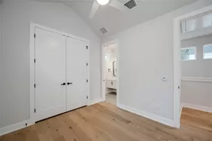 1406 E 2nd St, Austin, TX 78702 - Photo 13