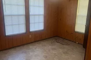 212 Bluebonnet Rd, Lockhart, TX 78644 - Photo 5