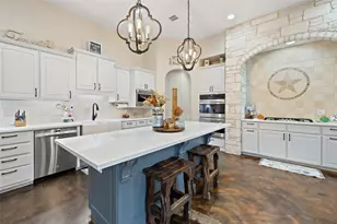 195 Freedom Dr, Georgetown, TX 78626 - Photo 3