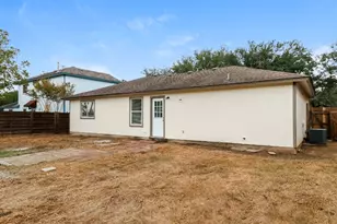 11612 Gemmer Ave, Del Valle, TX 78617 - Photo 15