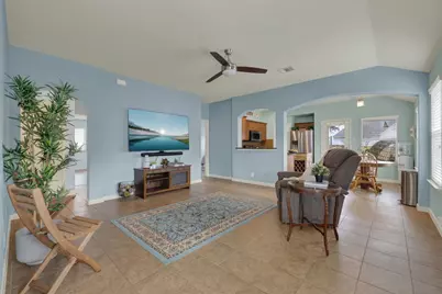 2210 Meadow View Drive, San Marcos, TX 78666 - Photo 5