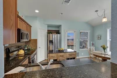 2210 Meadow View Drive, San Marcos, TX 78666 - Photo 9