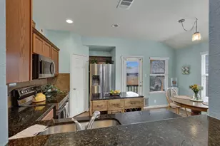 2210 Meadow View Dr, San Marcos, TX 78666 - Photo 9