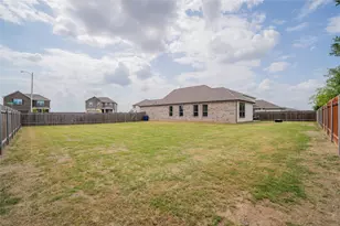 304 Summit Dr, Lockhart, TX 78644 - Photo 23