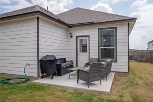 304 Summit Dr, Lockhart, TX 78644 - Photo 25