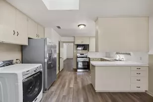 1702 Ridgemont Dr, Austin, TX 78723 - Photo 7
