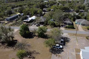 125 2nd Ave, Taylor, TX 76574 - Photo 3