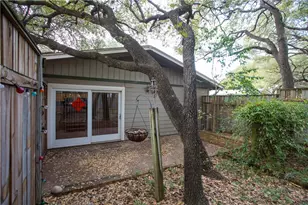 2416 S 5th St, Austin, TX 78704 - Photo 29