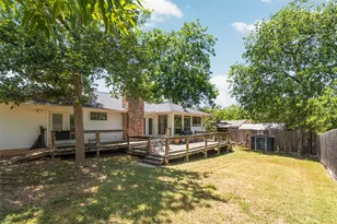102 Chaparral St, San Marcos, TX 78666 - Photo 23