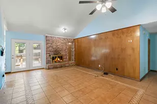 102 Chaparral St, San Marcos, TX 78666 - Photo 3
