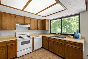 102 Chaparral St, San Marcos, TX 78666 - Photo 9