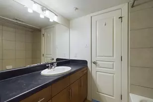 711 W 32nd St, Austin, TX 78705 - Photo 25